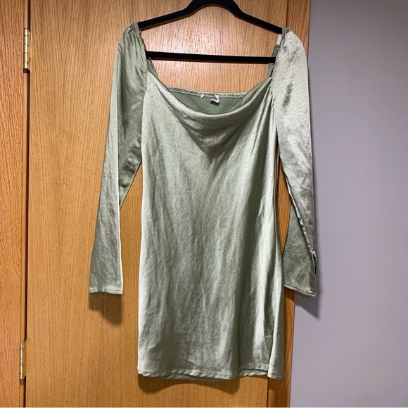 Princess Polly Star Power Long Sleeve Mini Green Dress - Size 4 - Picture 1 of 6